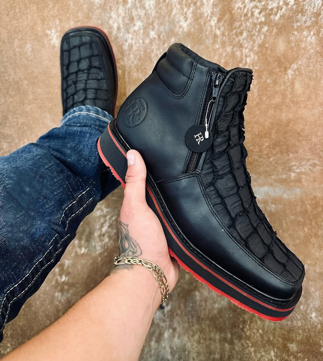 Pirarucu Leather Botin With 3D Lightweight Soles - Square Toe